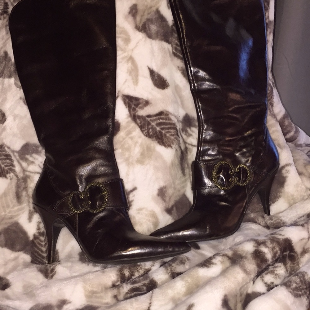 Leather high heel brown boots